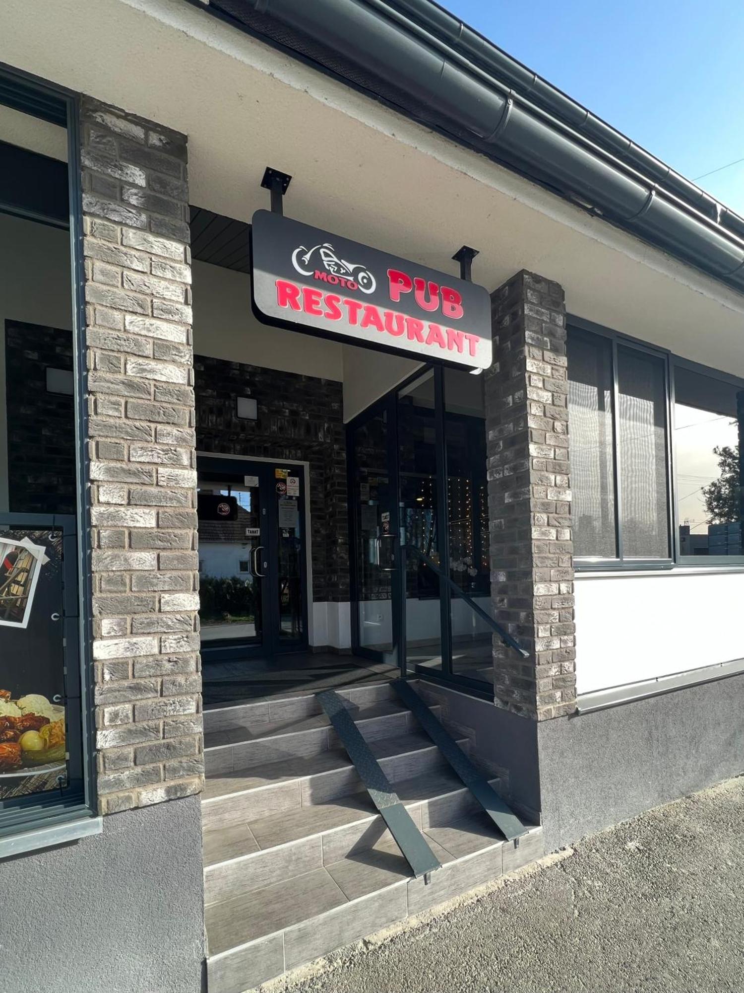 Penzion Moto Michal na Ostrove 外观 照片